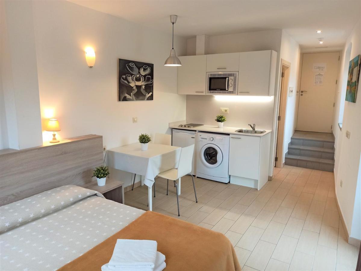 Apartaments Fonda Comerc Torroella de Montgrí Kültér fotó