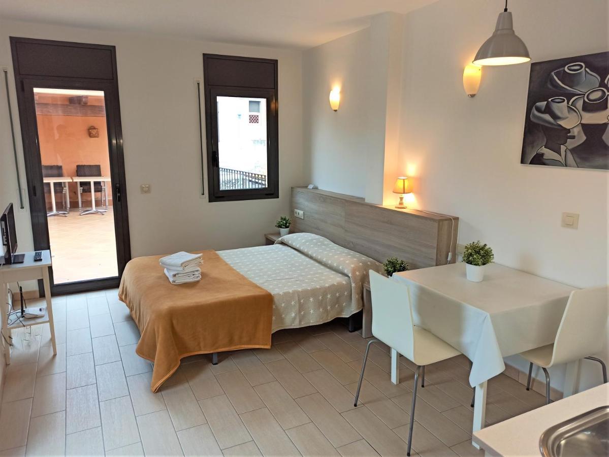 Apartaments Fonda Comerc Torroella de Montgrí Kültér fotó