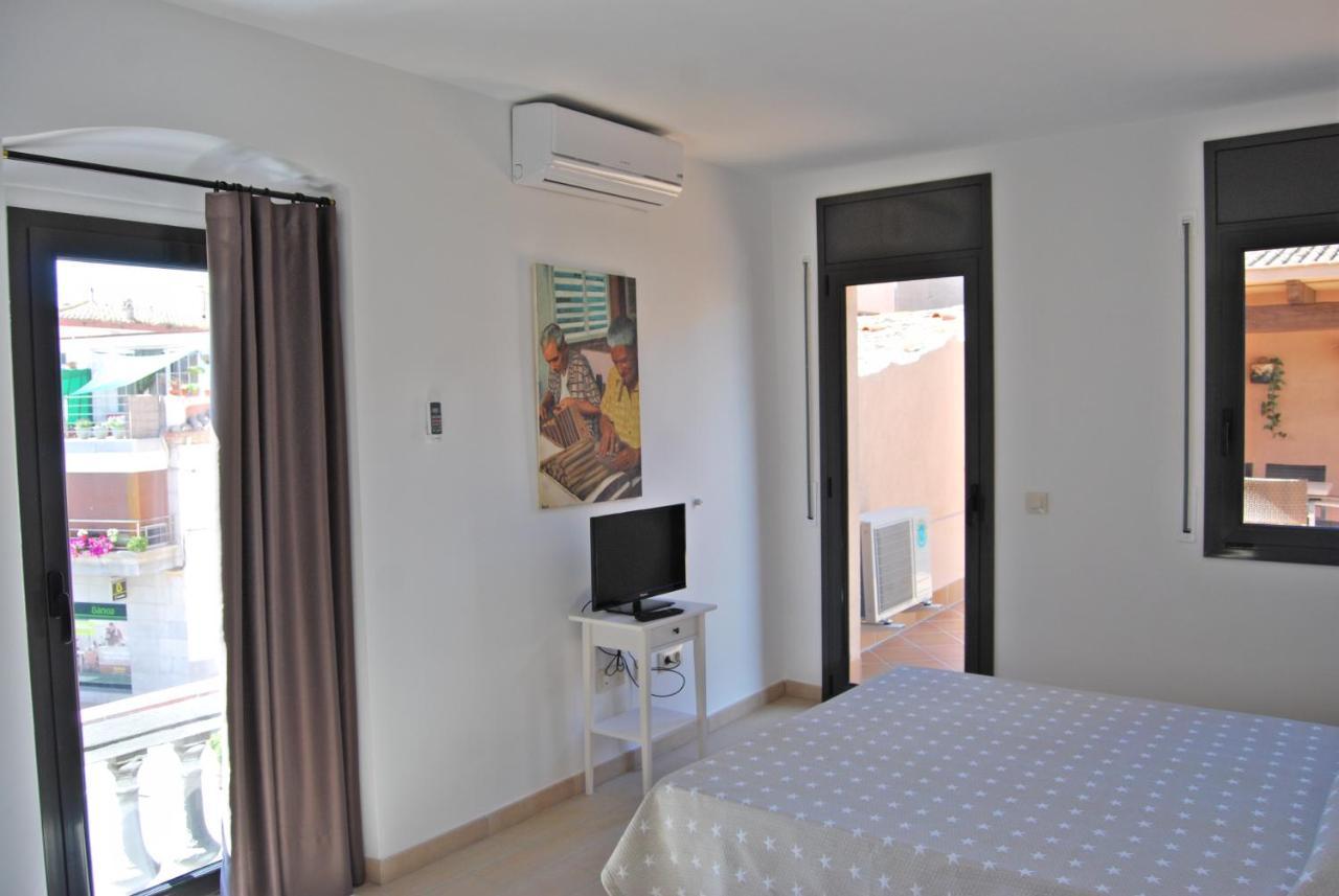 Apartaments Fonda Comerc Torroella de Montgrí Kültér fotó