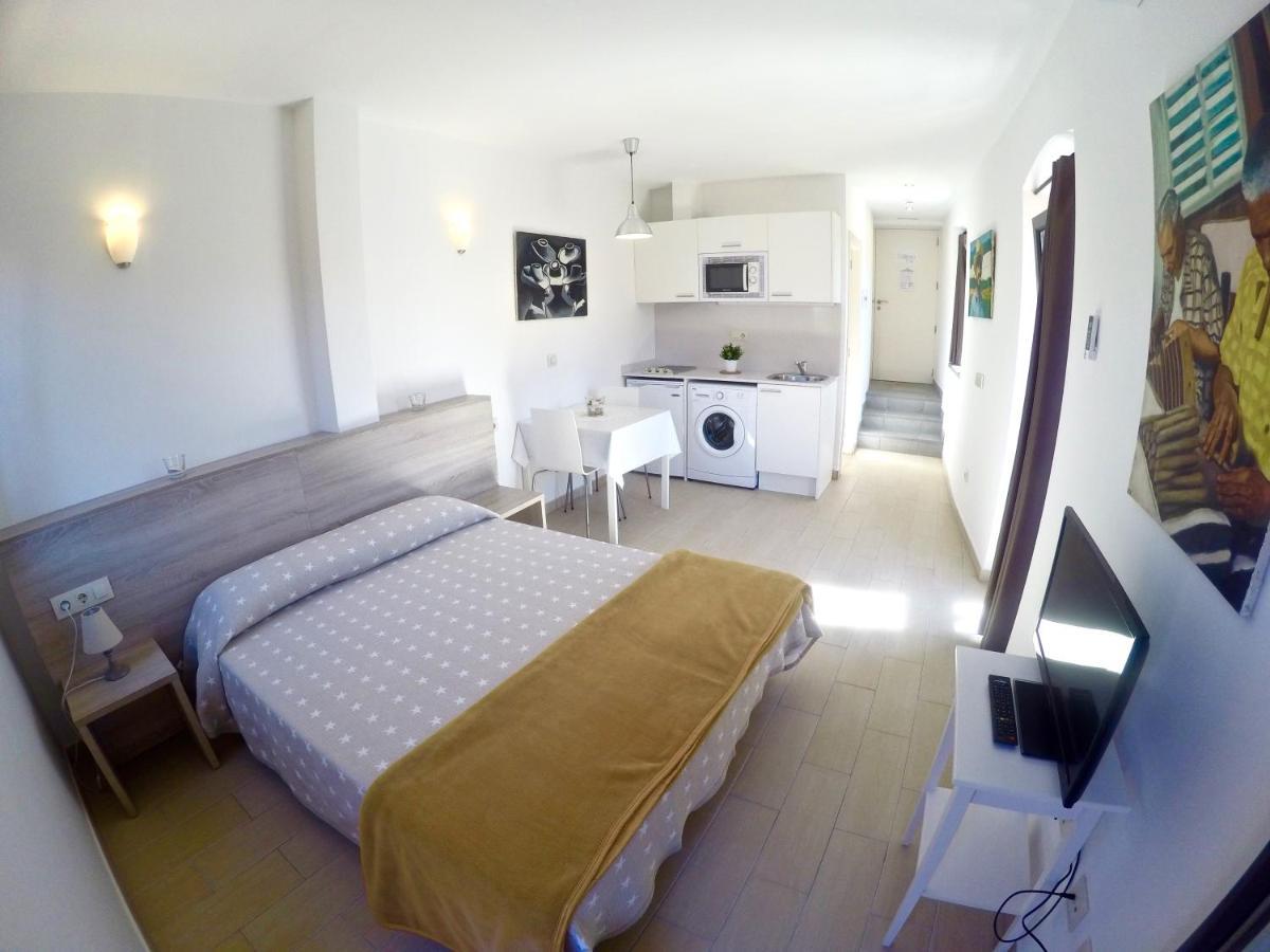 Apartaments Fonda Comerc Torroella de Montgrí Kültér fotó