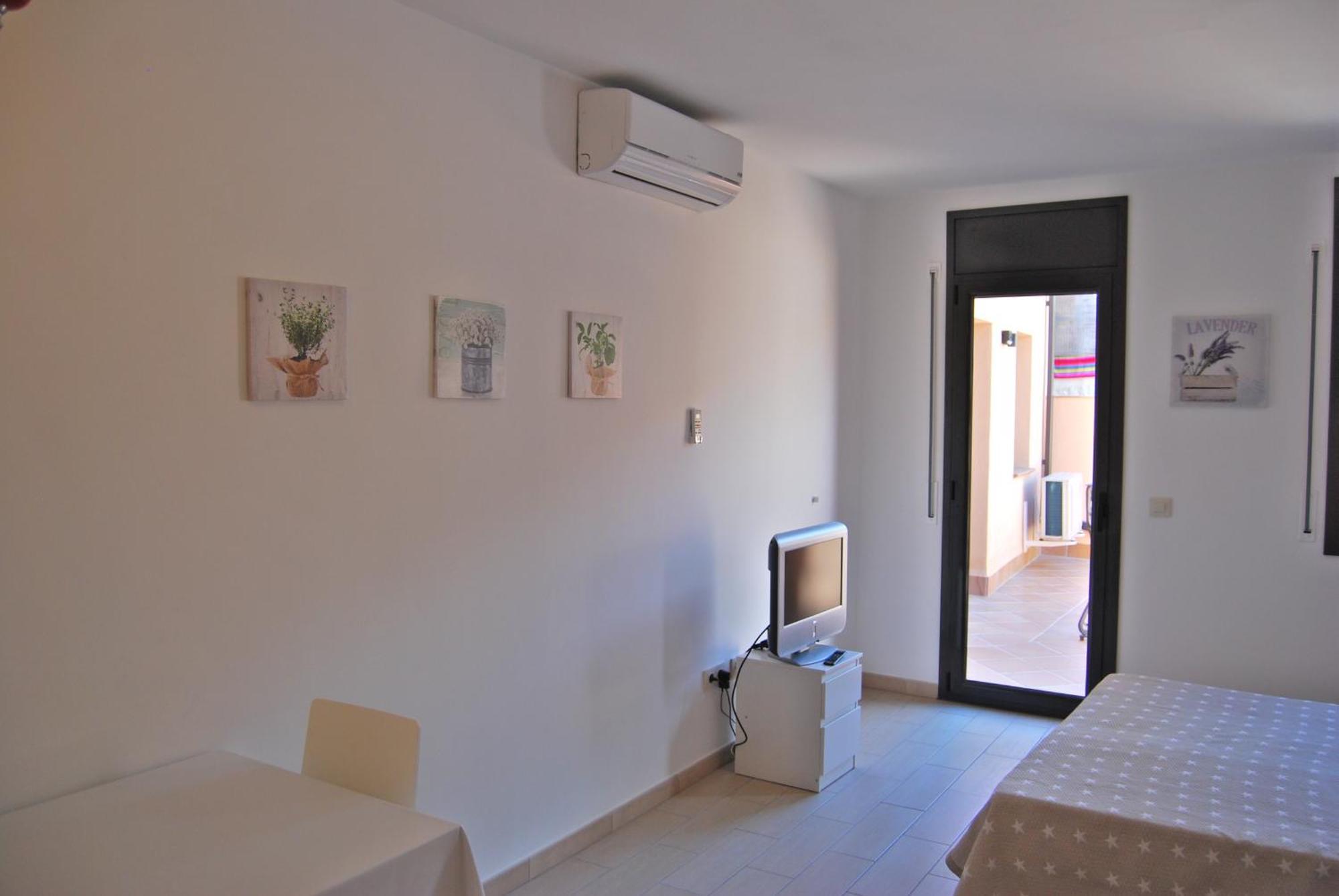 Apartaments Fonda Comerc Torroella de Montgrí Kültér fotó
