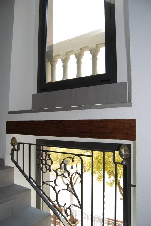 Apartaments Fonda Comerc Torroella de Montgrí Kültér fotó